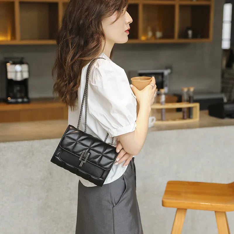 Chic Leather Chain Shoulder Bag