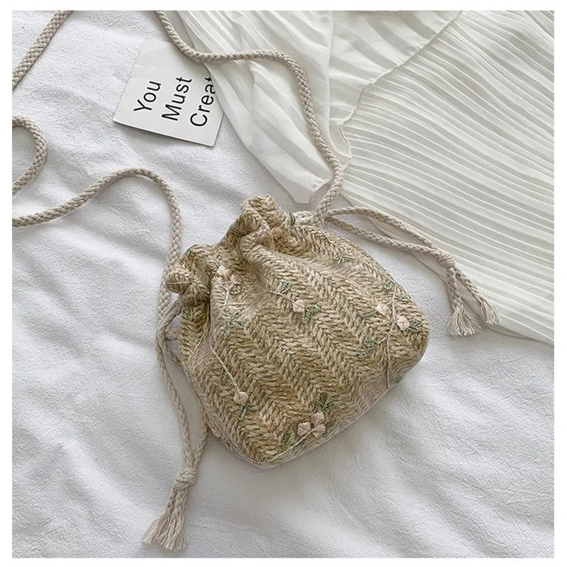 Fashion Small Shoulder Bags  Women Drawstring Straw Beach Bags Flower Embroidery Bags Ladies Lace Crossbody Handbags for Travel