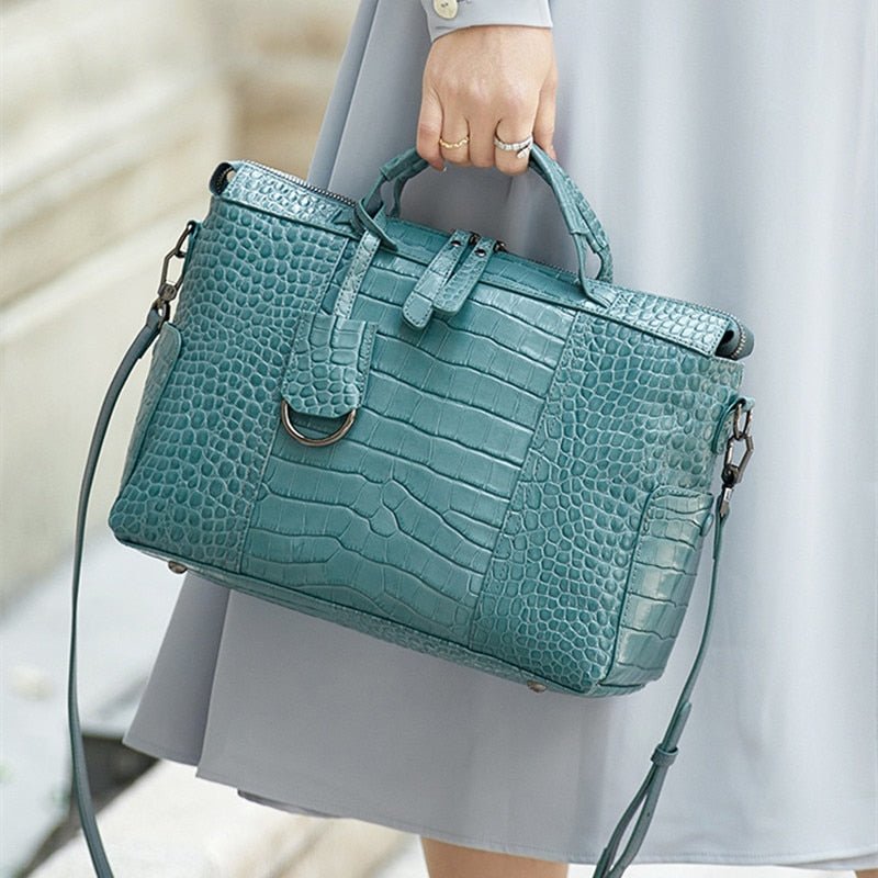 CHIC & TIMELESS HANDBAGS