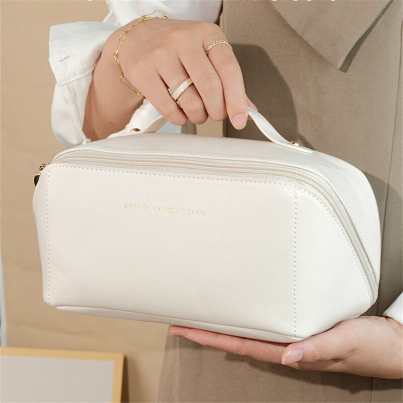 EFFICIENT ELEGANCE: LARGE-CAPACITY WATERPROOF TRAVEL COSMETIC BAG