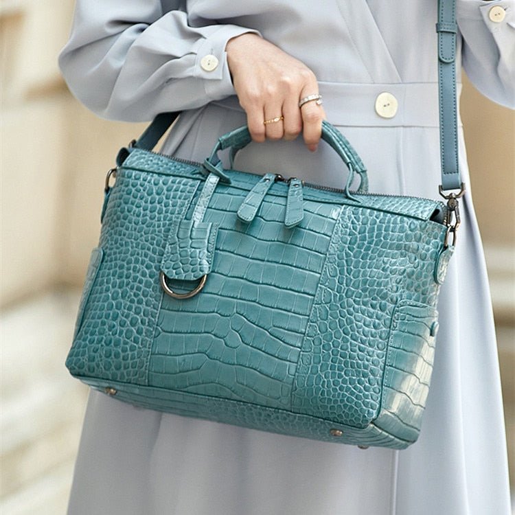 CHIC & TIMELESS HANDBAGS