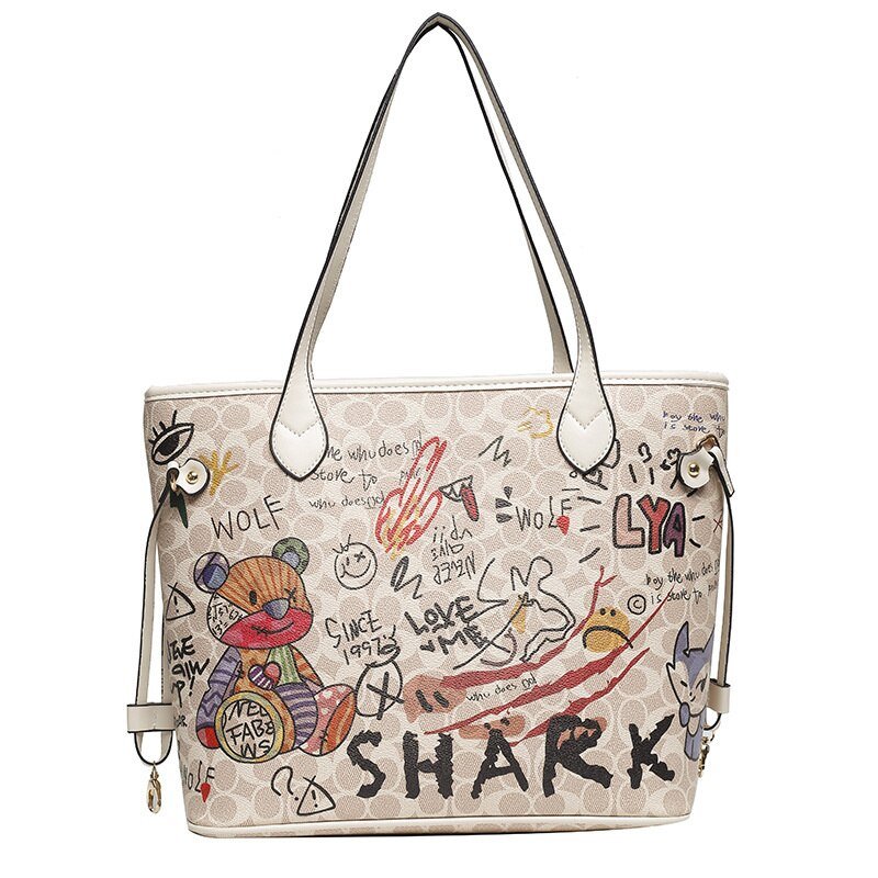 CHIC AND PLAYFUL: BEAR GRAFFITI FASHION TOTE BAG