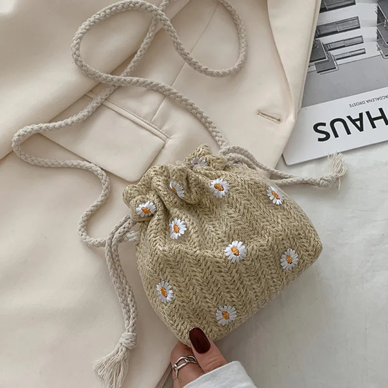 Fashion Small Shoulder Bags  Women Drawstring Straw Beach Bags Flower Embroidery Bags Ladies Lace Crossbody Handbags for Travel