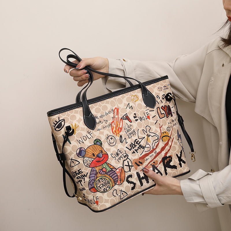 CHIC AND PLAYFUL: BEAR GRAFFITI FASHION TOTE BAG