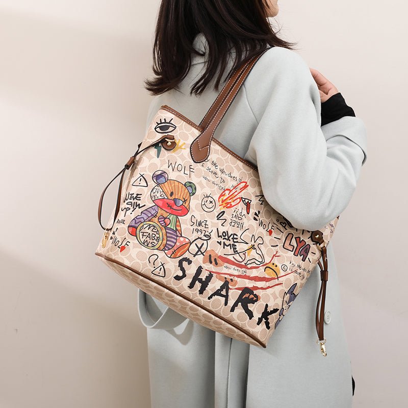 CHIC AND PLAYFUL: BEAR GRAFFITI FASHION TOTE BAG