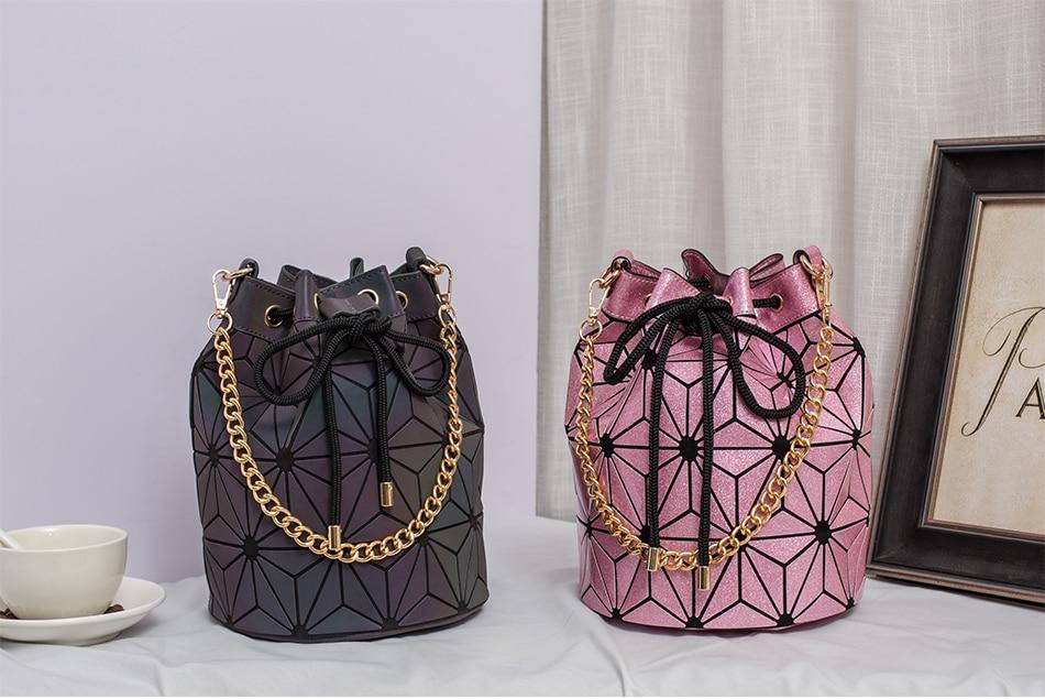 Lola bucket bag geometric